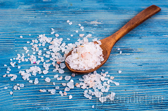 4 неожиданных признака того, что вы едите слишком много соли